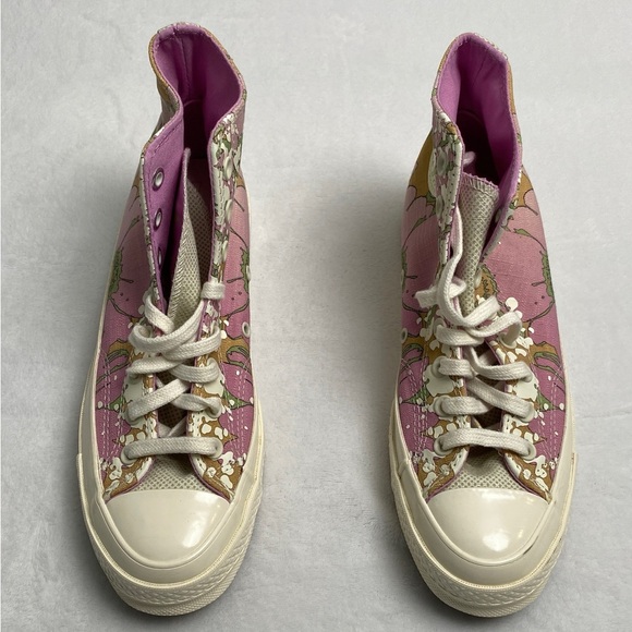 Chuck Taylor 70 Crafted Florals High Top
Sneaker By Converse Size 9.5 US - Picture 1 of 16